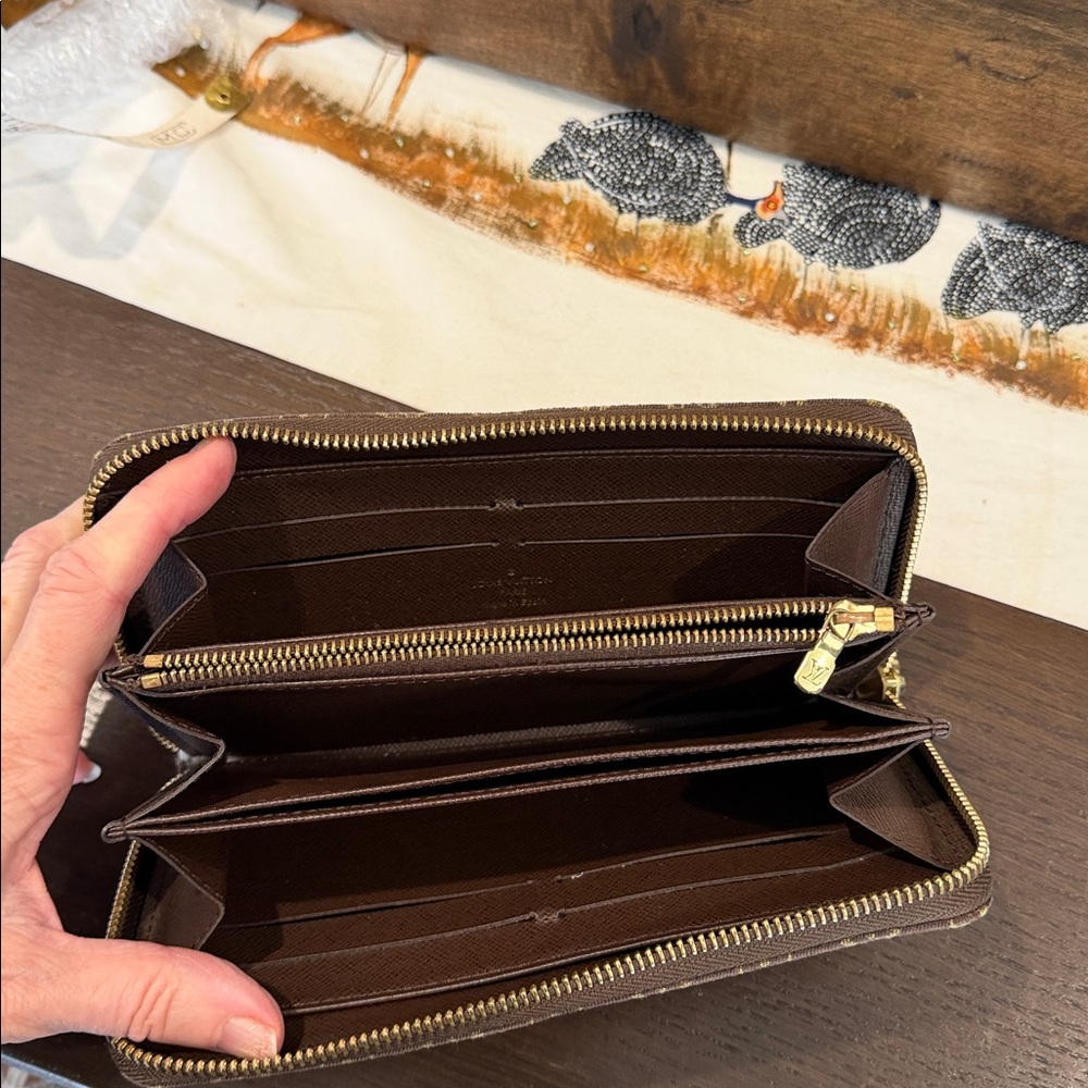 Stunning “Louis Vuitton” Brown Monogram Miniline Zip Around Wallet - Picture 6 of 10